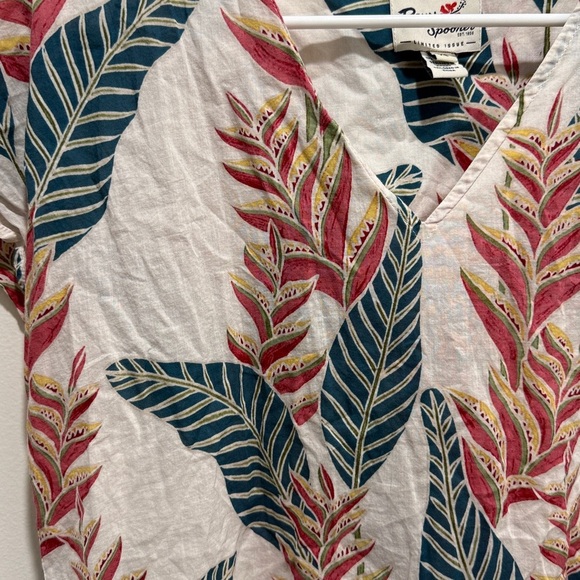 Reyn Spooner Women’s Hawaiian Top Tropical Print Short Sleeve Shirt V Neck - Picture 3 of 5